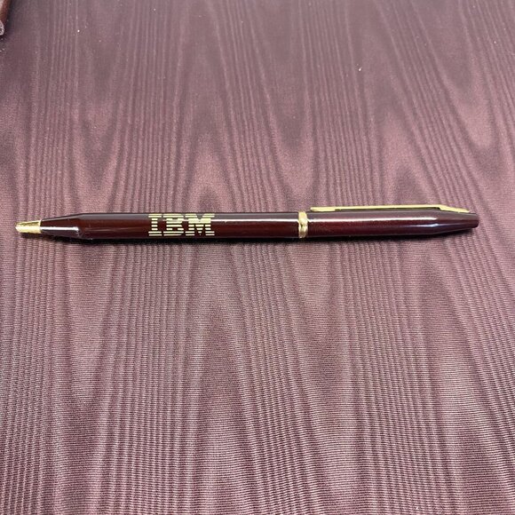 IBM Vintage Burgundy Leatherette Portfolio Padfolio With Pen Movie Prop - Picture 3 of 8